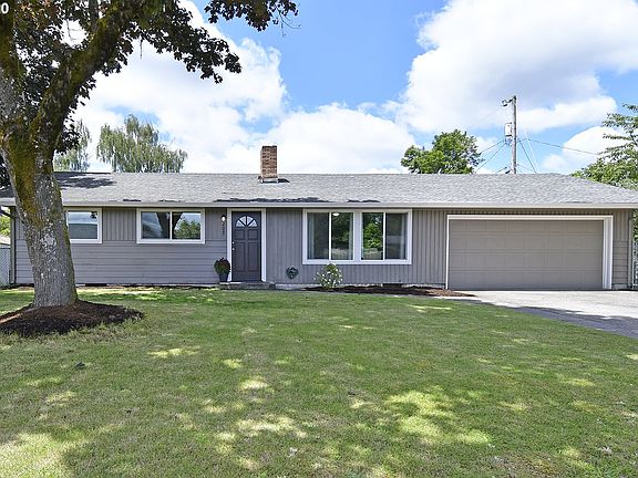 3rd image of 208 SE 107th Ave