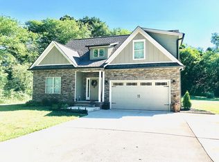 1761 E Boy Scout Rd, Hixson, TN 37343
