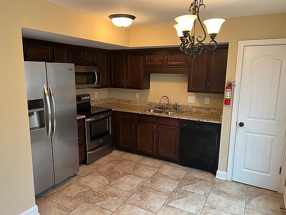 4th image of 1804 Beckett Dr APT A
