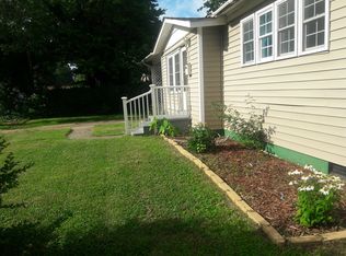 820 Pine Harbor Dr, Norfolk, VA 23502