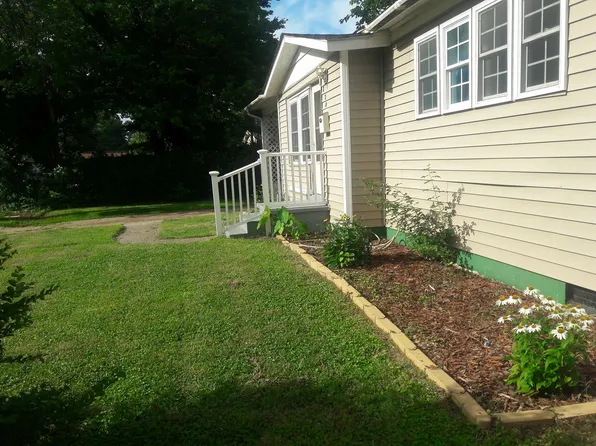 820 Pine Harbor Dr, Norfolk, VA 23502