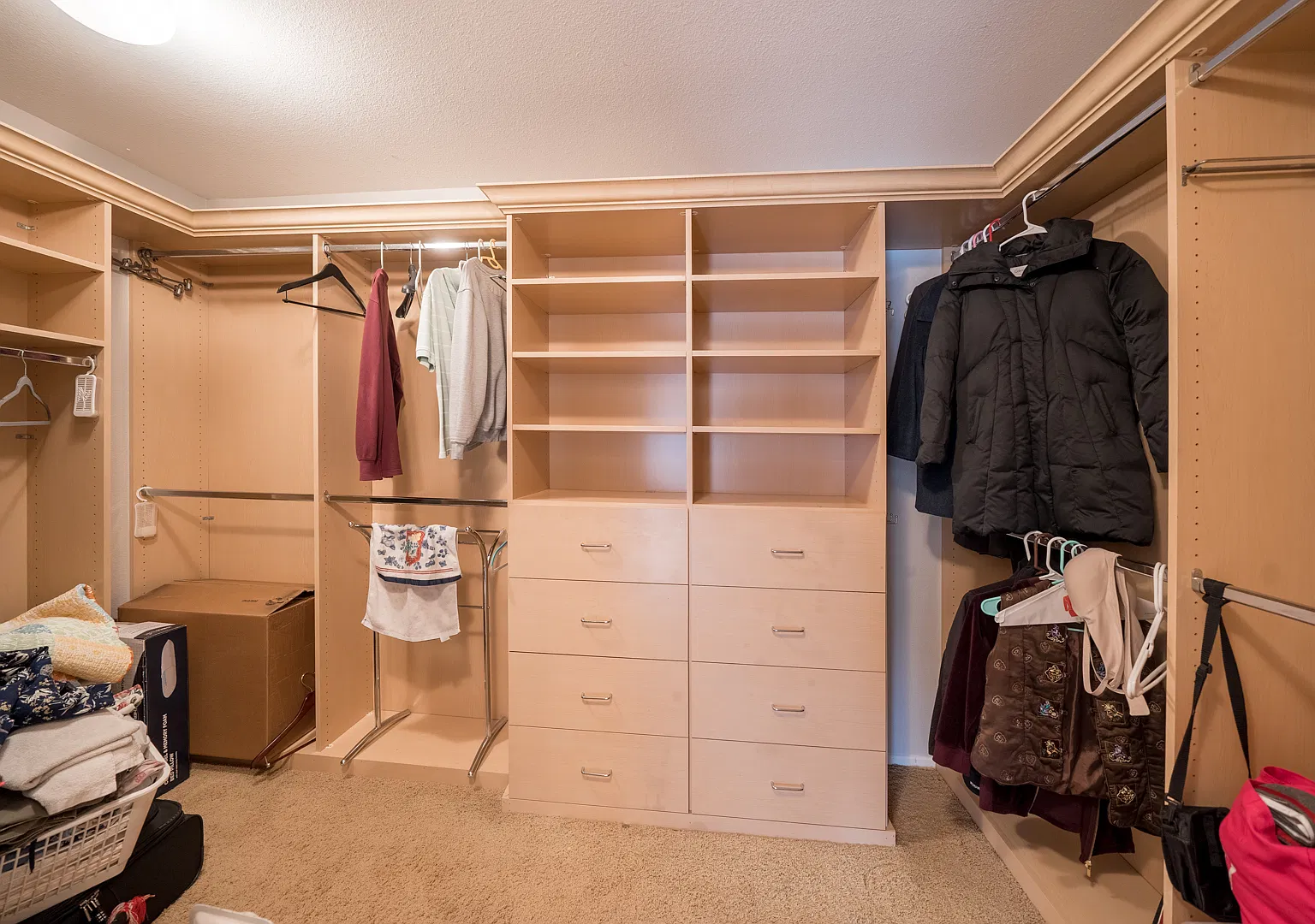 6655 Hollycrest Court - 1 — Photo 3