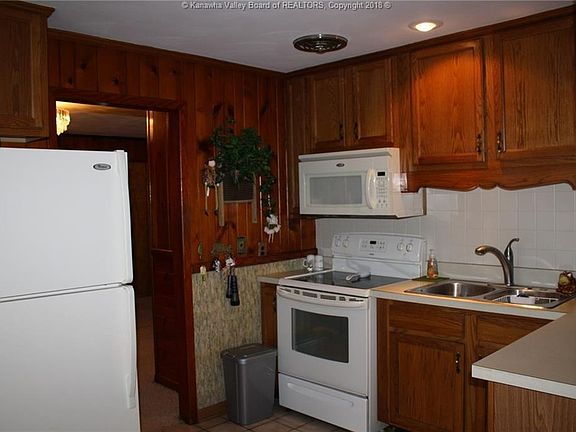 5th image of 418 Seneca Dr