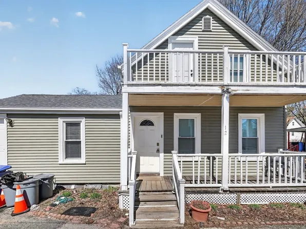 12 Cottage Pl, Hyde Park, MA 02136