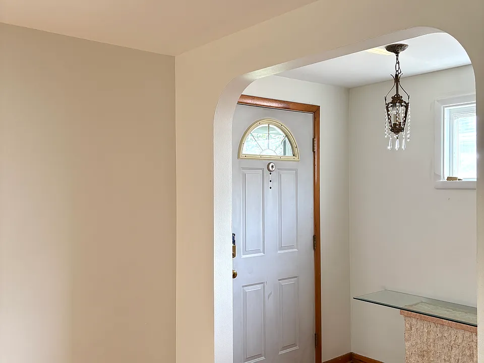 114 Newell Ave #1A