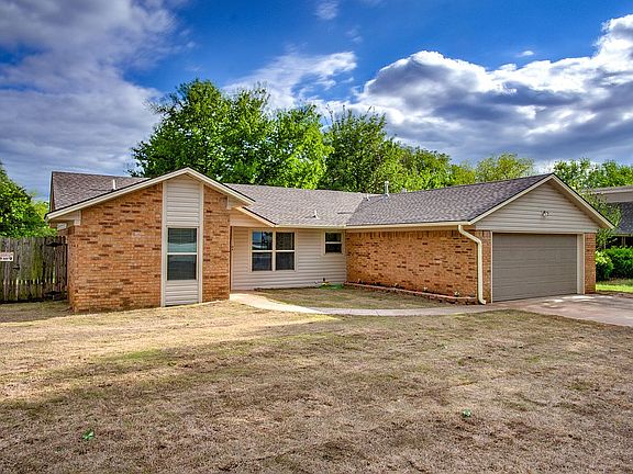 2nd image of 1108 Meadowlake Dr