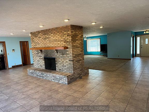 3rd image of 2820 W Koenig St