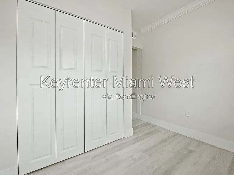 219 NW 10th Ave #2 — Photo 12
