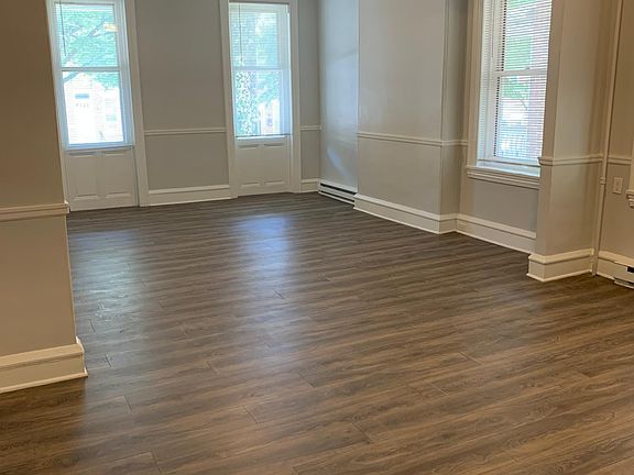 Living Room/ Dining Room Area