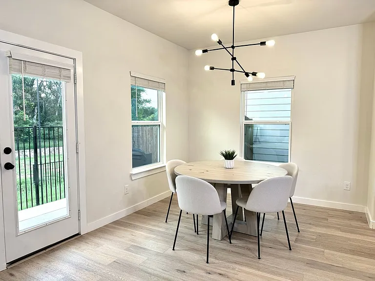 2017 Chandler Dr — Photo 8