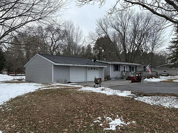 3rd image of 9857 W Lake Ct