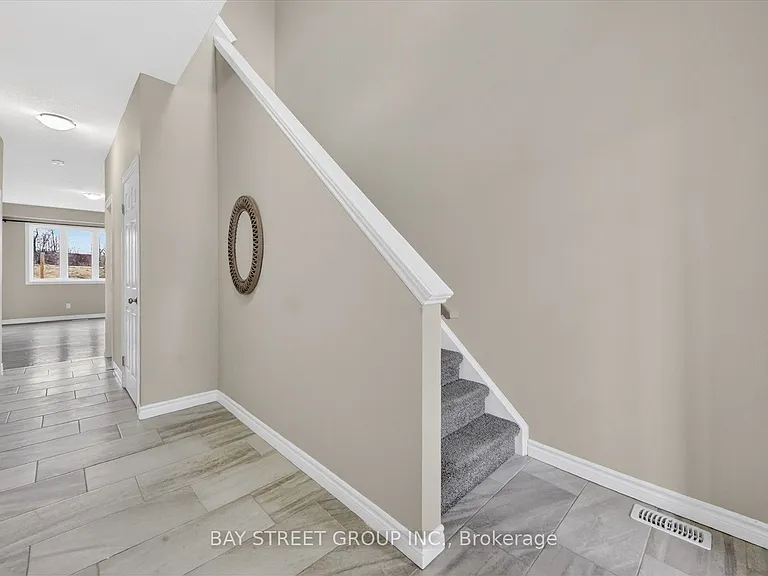 445 Avens St — Photo 10