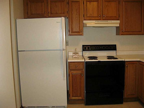 5th image of 1126 Cranston Dr #6