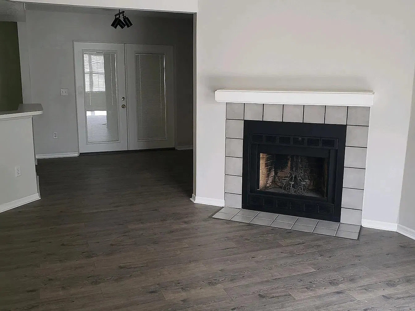 3 bed, 2.5 bath, 1709 sqft, $3,050 — Photo 2
