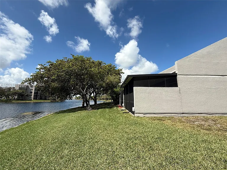 11228 NW 14th Ct #11228 — Photo 2