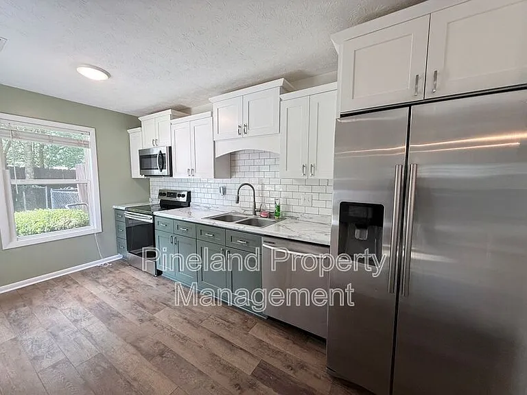 890 Bridgette St — Photo 6