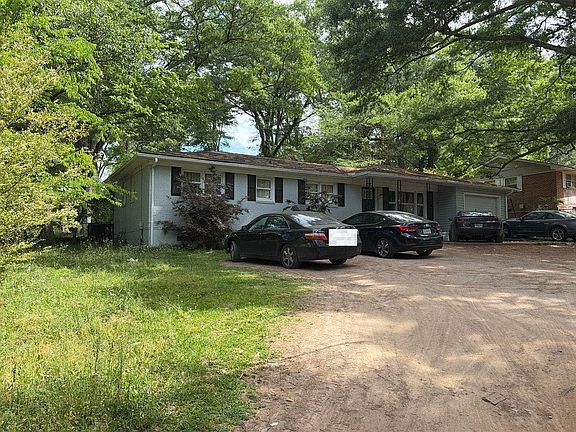 3rd image of 109 Perry St