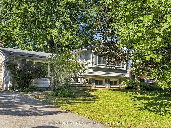 3rd image of 59 Scotchpine Cres