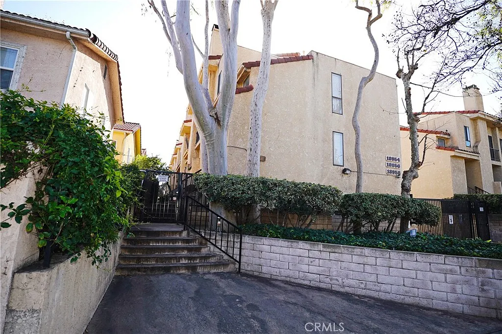 2 bed, 1095 sqft, $2,850 — Photo 1