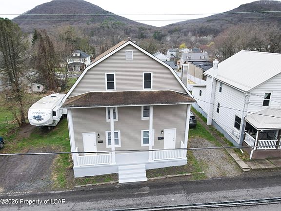 2nd image of 23-25 Pond Hill Rd