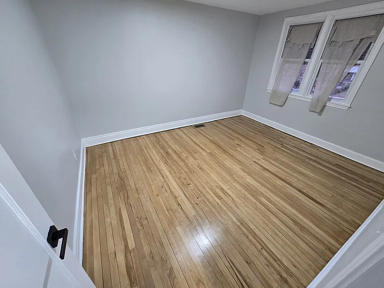 2814 E Federal St — Photo 13