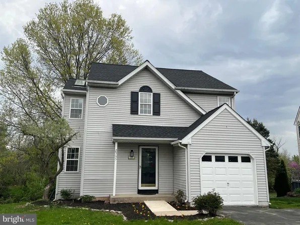 565 Coventry Cir, Telford, PA 18969