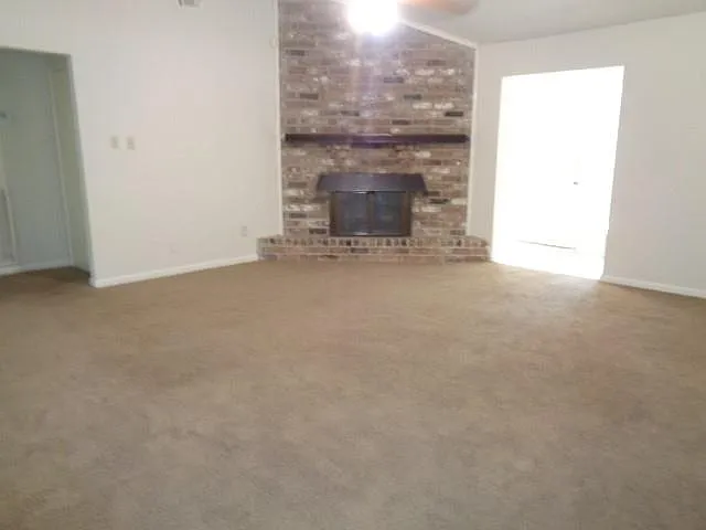 1374 Gentle Bend Dr — Photo 4