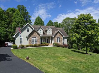 137 Bluebird Dr, Johnson City, TN 37604