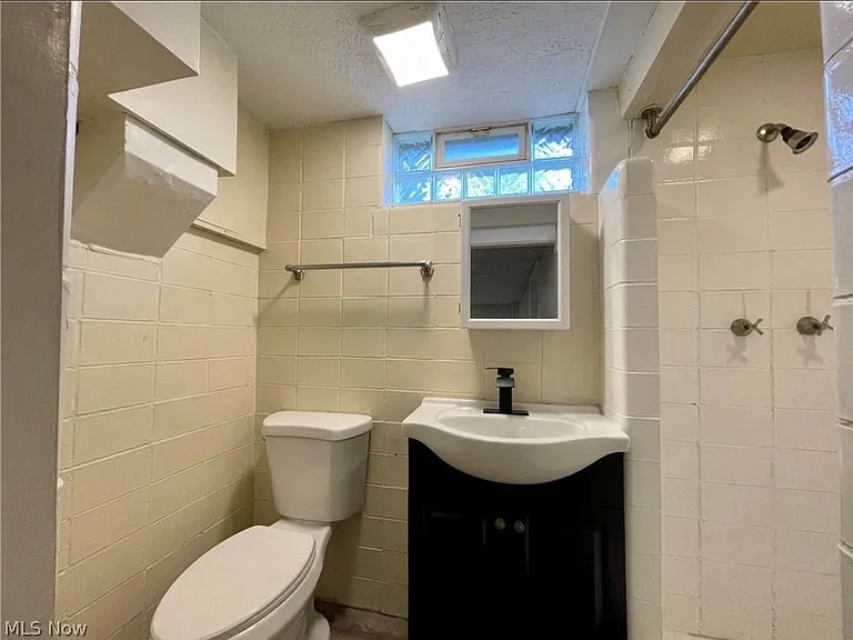844 Cordova Ave — Photo 23