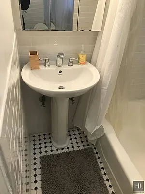 Rented by Highline Residential | media 11