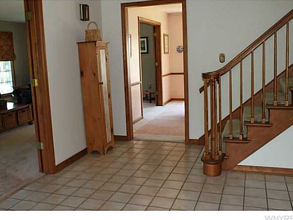 4th image of 400 Riverview Dr