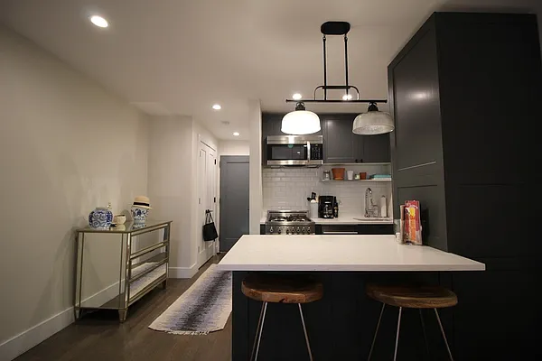 Rented by Bold New York | media 15