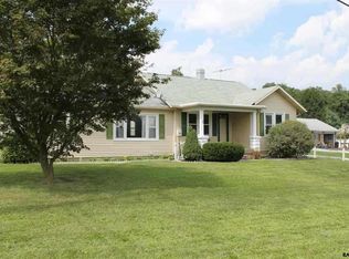 3281 Grandview Rd, Hanover, PA 17331