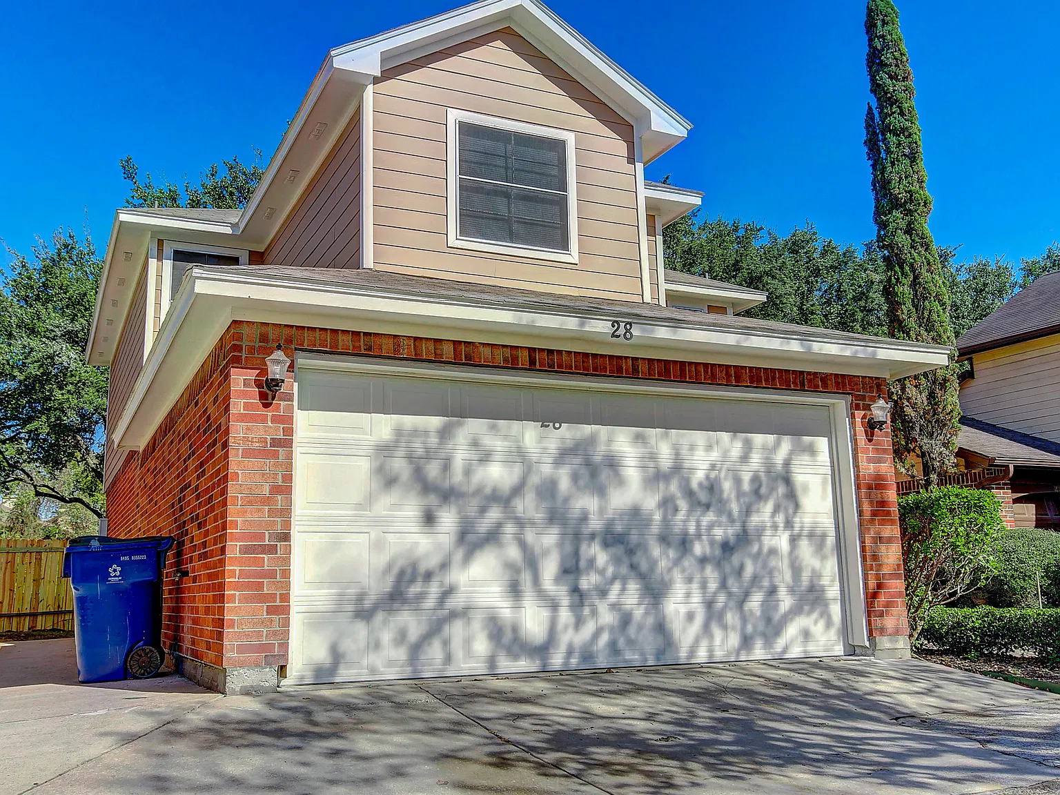 28 Regency Ln Houston TX 77088 — Photo 3