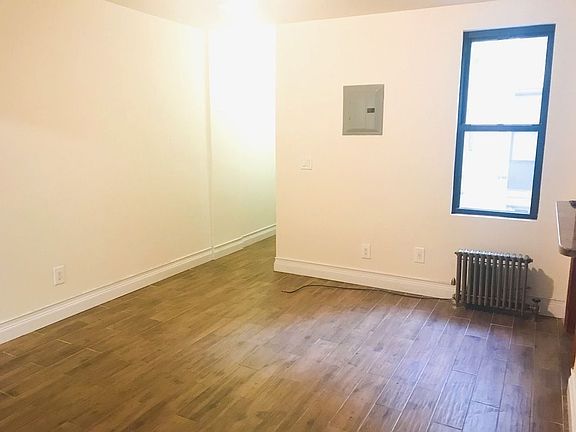 4th image of 4718 45th St APT 1R