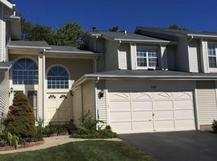 708 Sturnbridge Ln, Schaumburg, IL