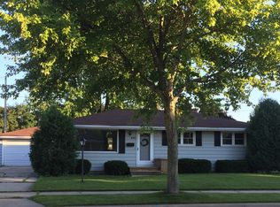 441 Roger St, Combined Locks, WI 54113