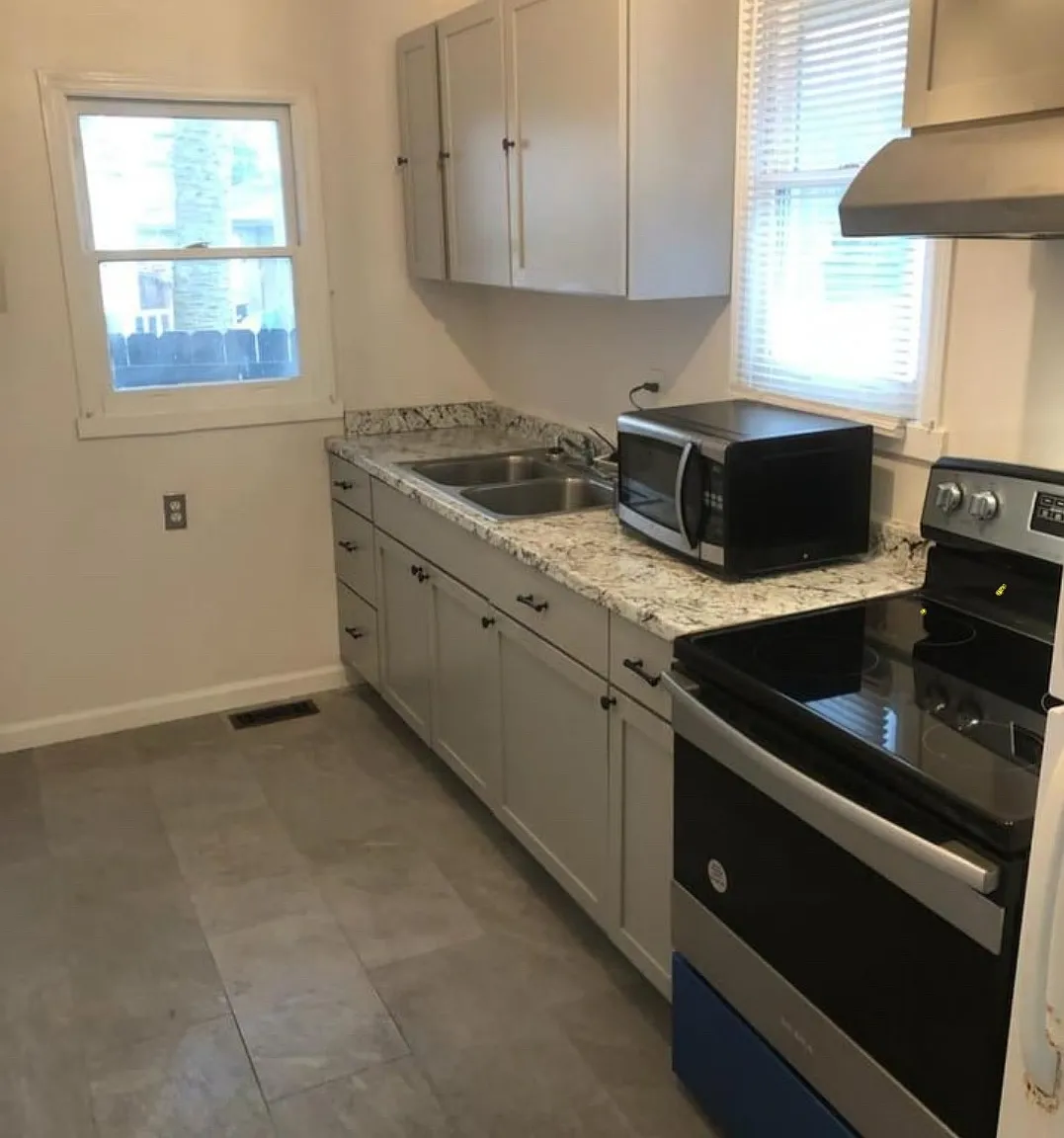 1701 Abercorn Street — Photo 3