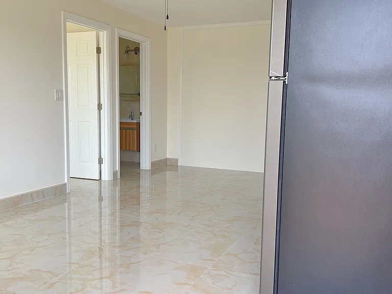3233 Harding Ave #2 — Photo 2