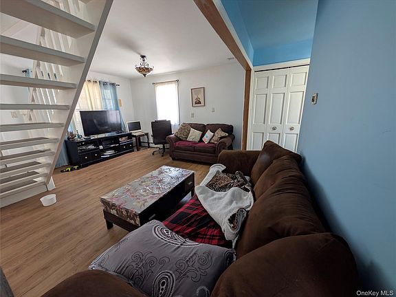 2nd image of 127 Johns Neck Road