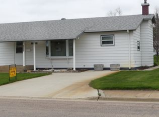 108 8th Ave NW, Bowman, ND 58623