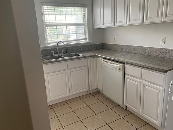 2nd image of 1243 Poinsettia Pl
