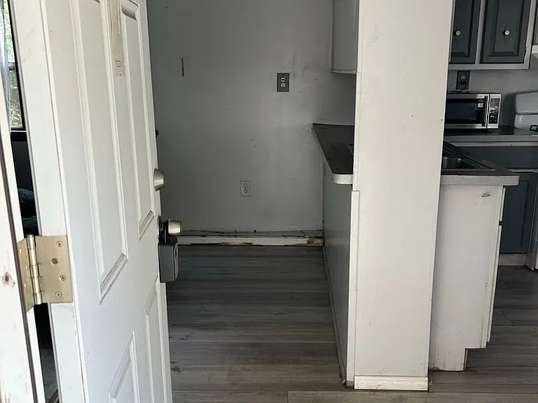 23765 Lawrence Ave — Photo 48