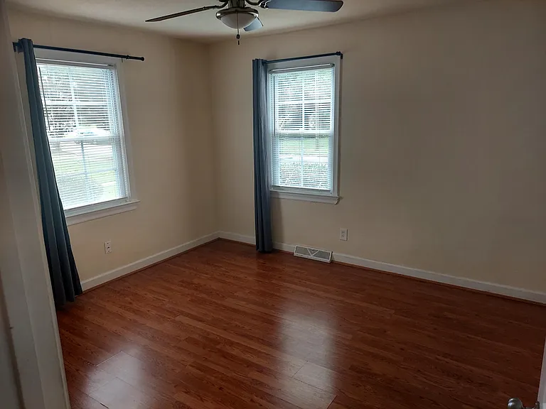 1320 Elm View Ave — Photo 9