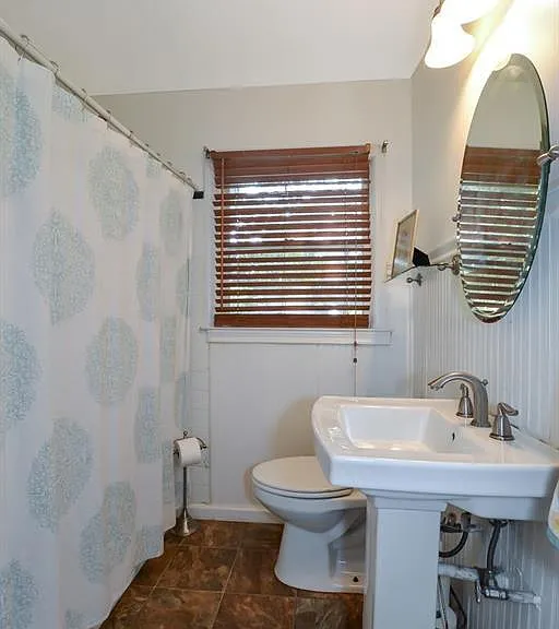 Full bathroom