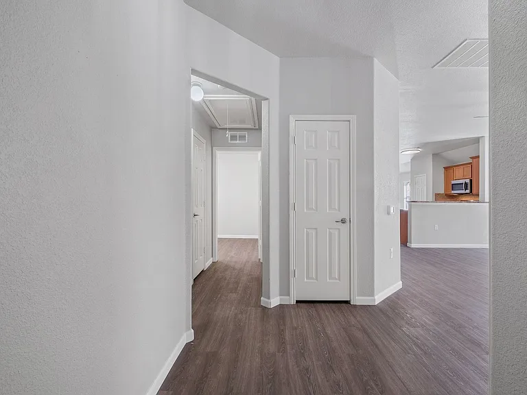 5932 Abby Ann Ln — Photo 4