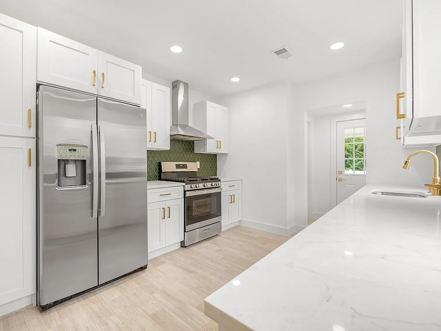 4 bed, 2.5 bath, $4,950 — Photo 4