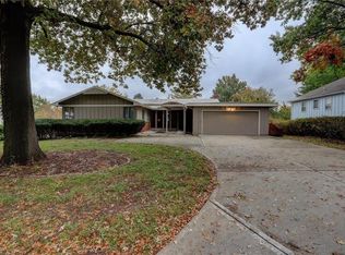 5921 Hunter St, Raytown, MO 64133