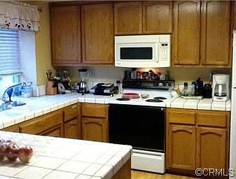 2nd image of 2576 Stonybrook Ave