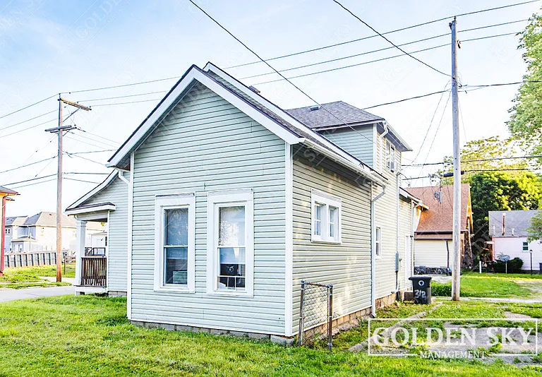 312 S Gharkey St — Photo 3